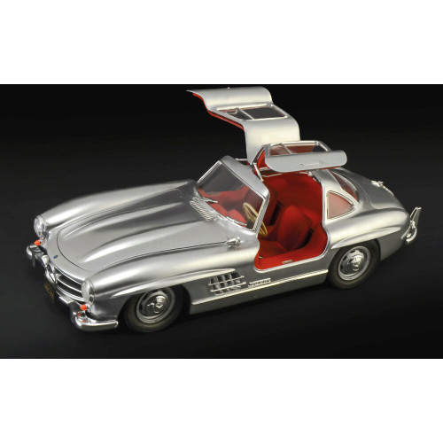 Mercedes-Benz 300 SL Gullwing 1/16 Kit Alt Image 1