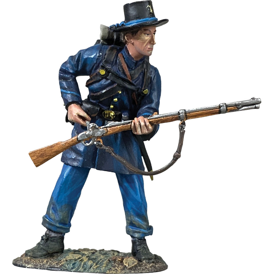 Federal in Frock Coat Reaching for Cap 1/30 Figure William Britain (31371) 1:30 scale Main Image