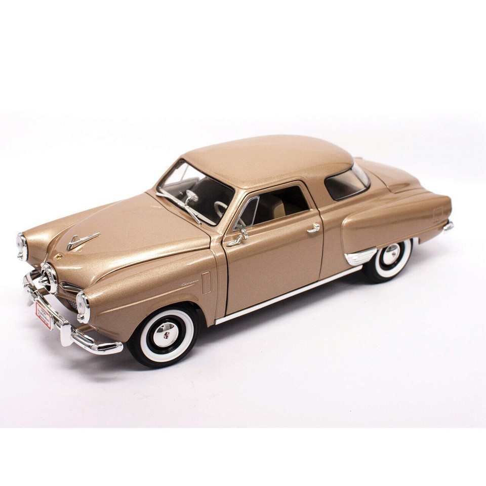 Road Signature 1950 Studebaker Champion - Gold 118 Scale Diecast Model by Road Signature 20428NX