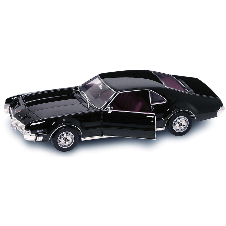 Road Signature 1966 OLDSMOBILE TORONADO - Black 118 Scale Diecast Model by Road Signature 12984NX 888693271811
