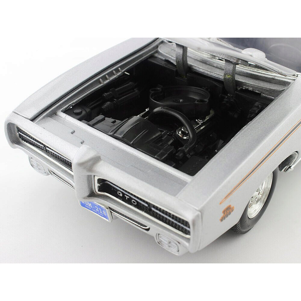 1/18模型車 モデルカー 1969 PONTAIAC GTO JUDGE 1/18模型車 モデルカー 1969 PONTAIAC GTO JUDGE の通販 by すん