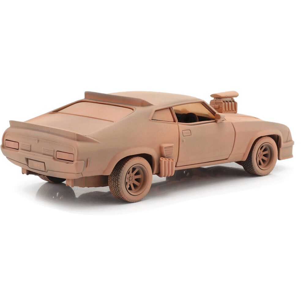 Main Force Patrol Mud Splattered V-8 Interceptor 1:24 Scale