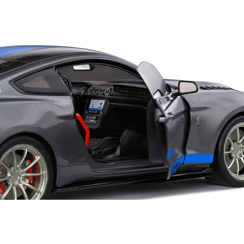 2022 Ford Shelby G.T. 500 KR - Silver/Blue 1:18 Scale