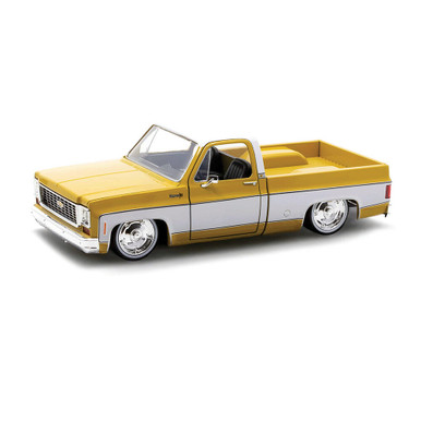 1972 CHEVROLET CHEYENNE PICKUP 1/24 SCALE DIECAST BY DANBURY