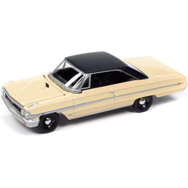 １９６４　ＦＯＲＤ　ＧＡＬＡＸＩＥ　５００　【１／１８】新品、未使用 1964 Ford Galaxie 500/XL Hardtop, Chantilly Beige/Tan - Sun