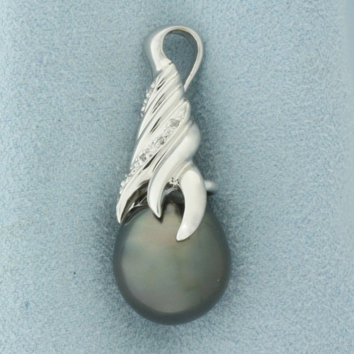 Tahitian Pearl and Diamond Pendant in 18k White Gold
