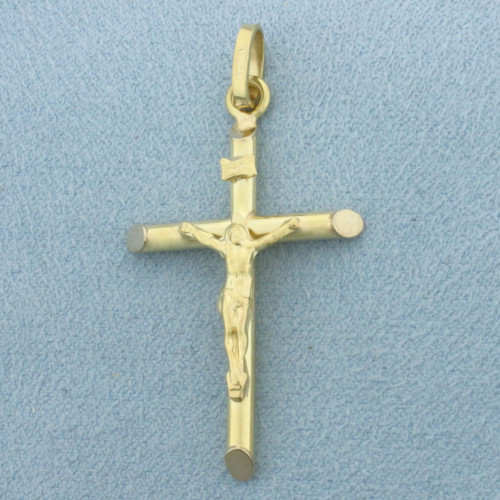 Crucifix Pendant in 18k Yellow Gold