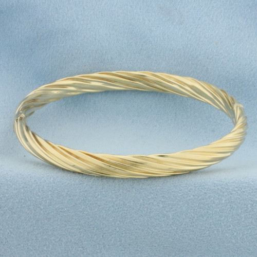 Twisting Design Bangle Bracelet in 14k Yellow Gold