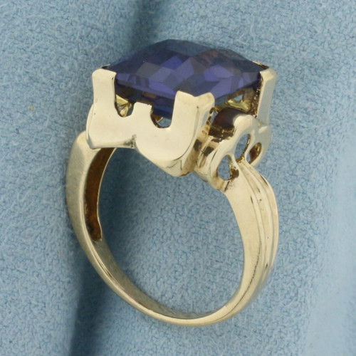 Color Change Lab Sapphire Ring in 14k Yellow Gold