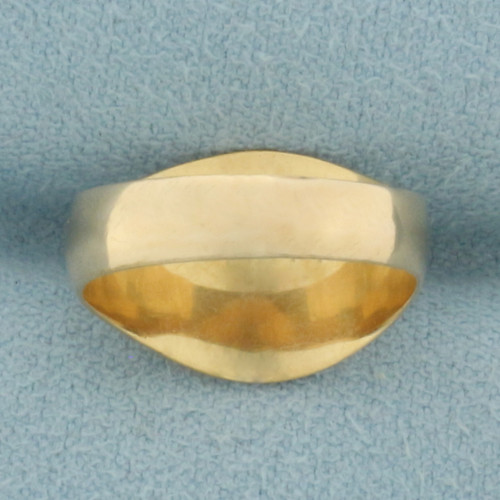 Oval Signet Ring in 18k Yellow Gold