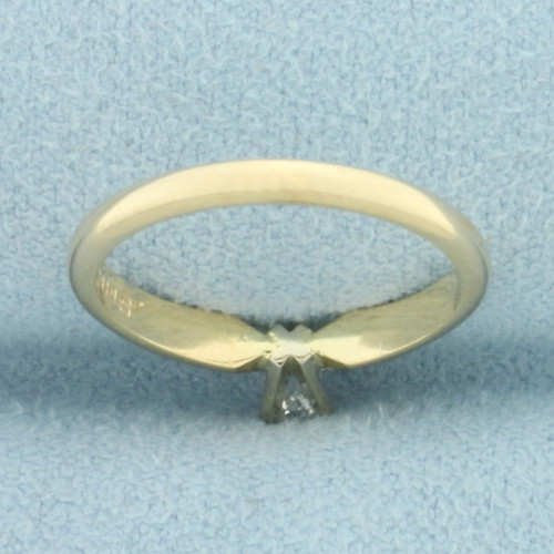 Emerald Shaped Diamond Solitaire Engagement Ring in 14k Yellow Gold