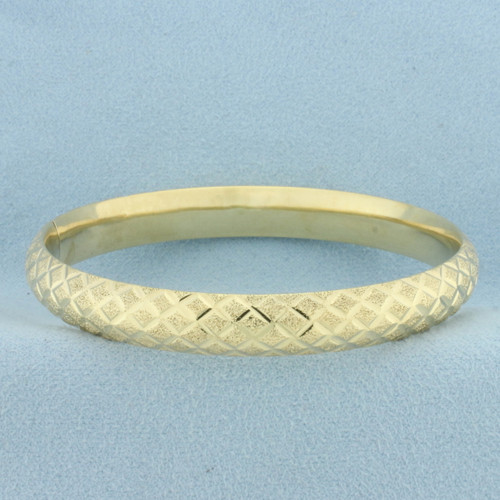 Diamond Cut Sandblast Hinged Bangle Bracelet in 14k Yellow Gold