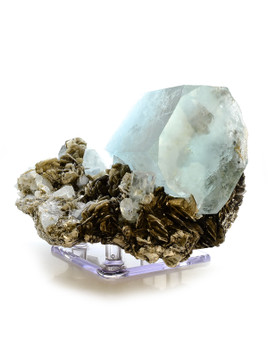 Aquamarine on Muscovite