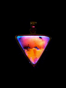 Tugtupite AAAA Pendant