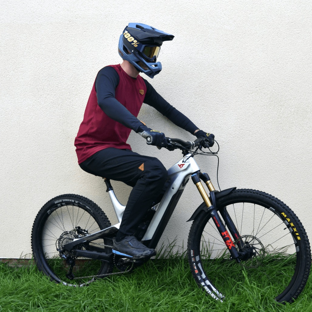 Context Ridewear MTB DH Gravity combo - Berry & Black on Bike