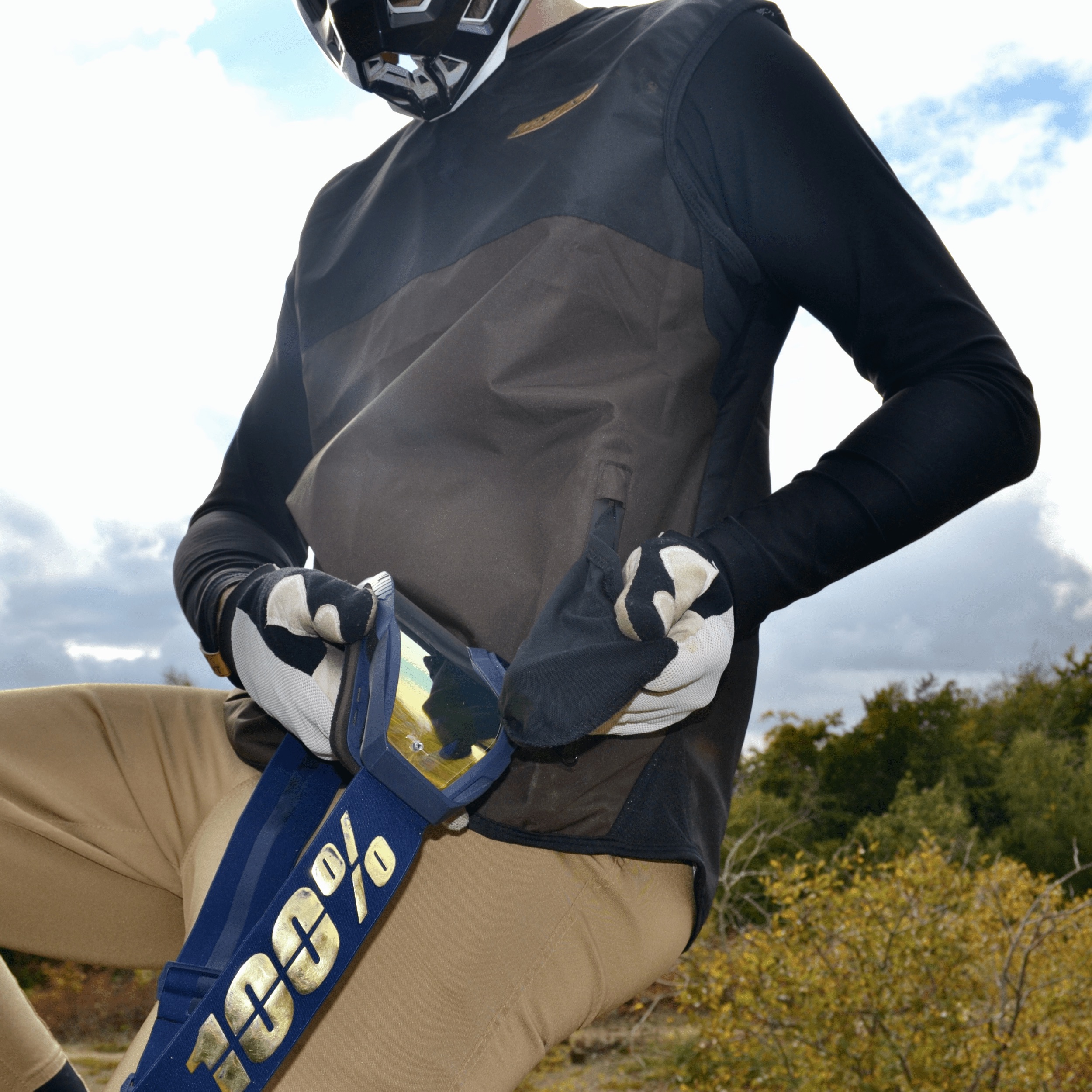 Hardshell Gilet & Compression top Combo DH MTB Motocross MX Combo Goggle wipe