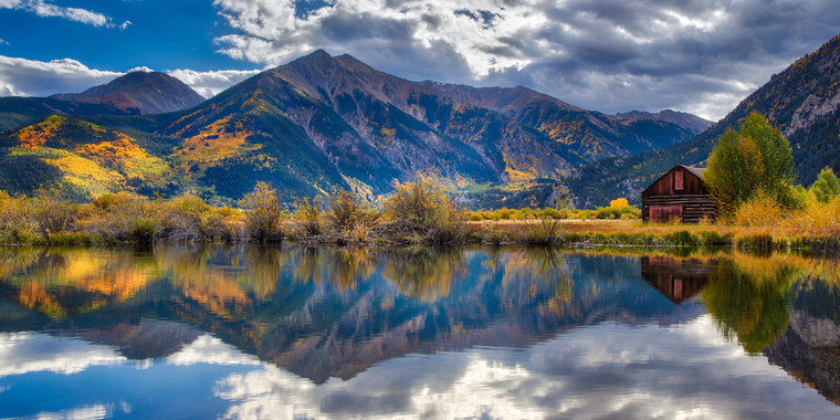 Twin Lakes Barn Reflection