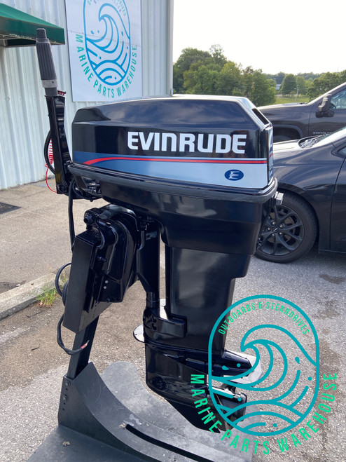 1996 Evinrude 40 HP 2-Cylinder Carbureted 2-Stroke 20" (L) Outboard Tiller Motor