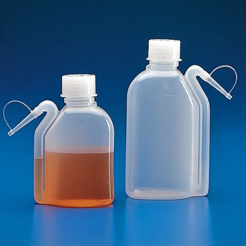 Wash Bottle, Squeeze with Integral Molded Dispensing Tip, Screwcap, PE, 500mL, Bag/10