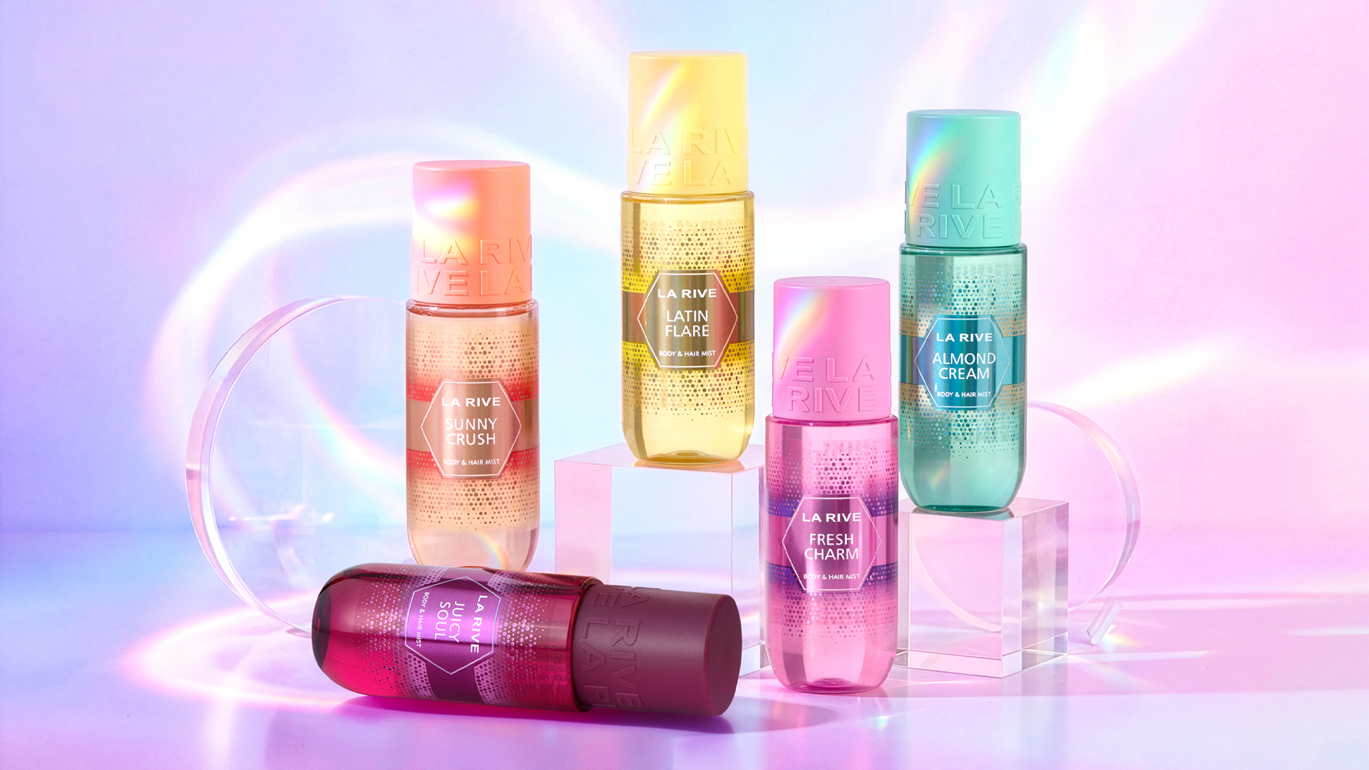 Nova kolekcija La Rive Body & Hair Mist donosi lagane i osvježavajuće mirise stvorene za ljeto. Bilo da uživate na plaži, ispijate kavu na terasi, putujete ili provodite večer uz zalazak sunca, ovi mistovi pružaju osjećaj svježine i njege gdje god krenuli.