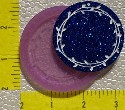 Round Leaf Frame Etched with Hole Mold - Small