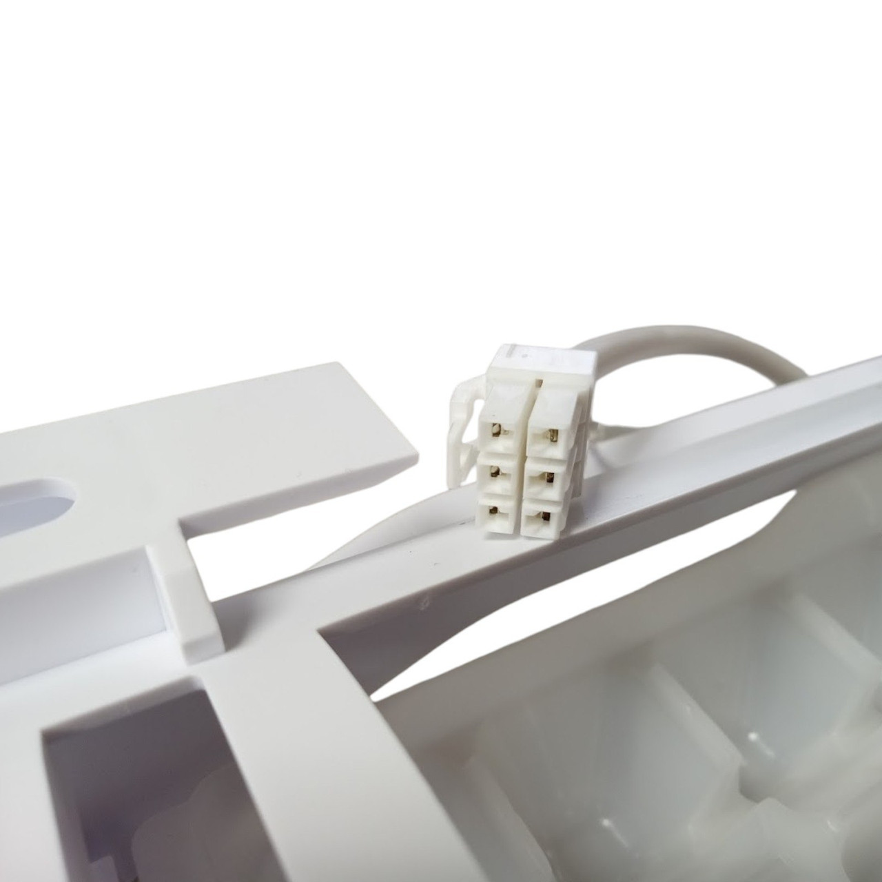 Frigidaire Refrigerator 243297613 115V Ice Maker