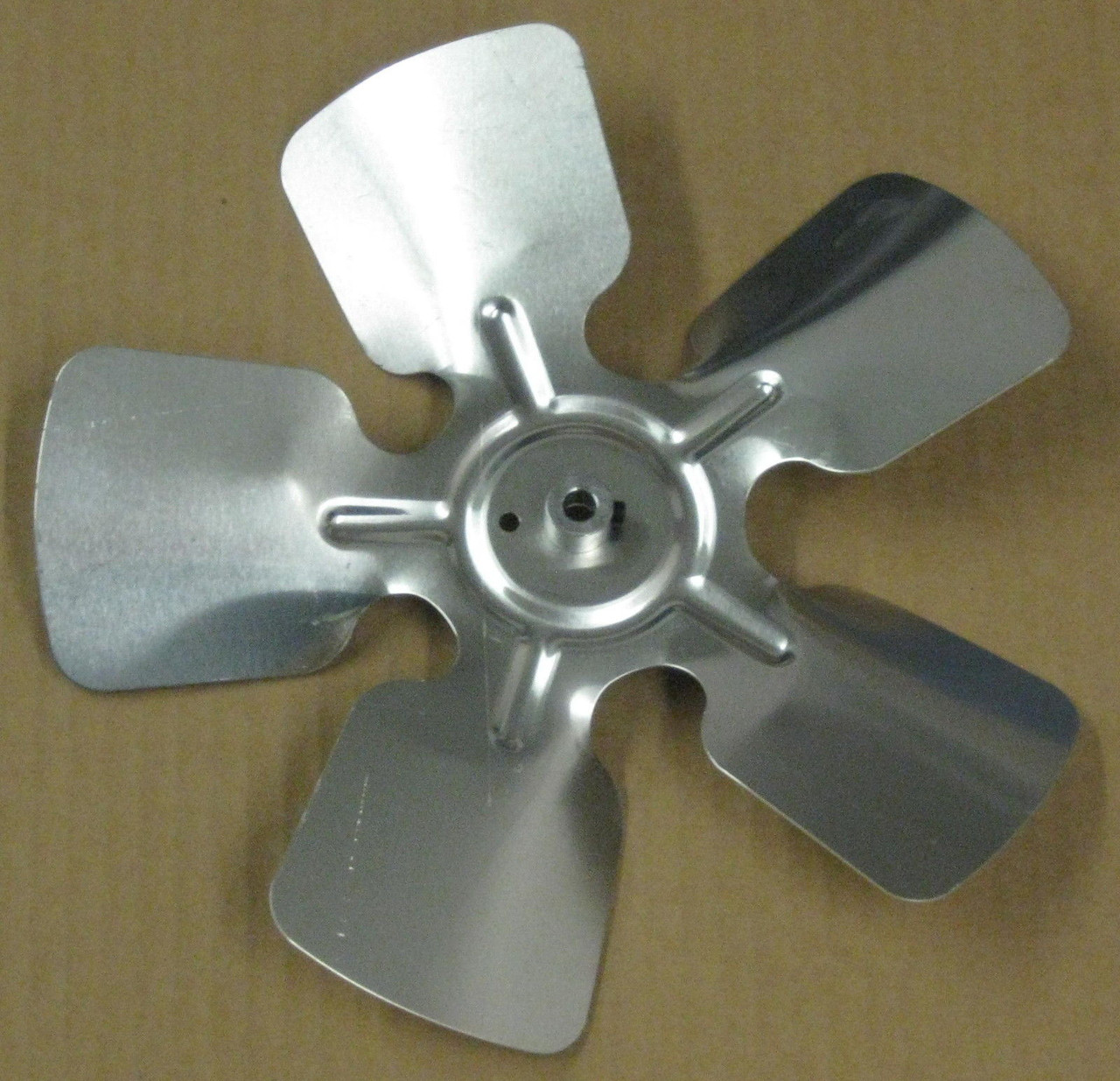 5 1/2 Diameter 5/16 Bore CCW Rotation, Pack of 5 Packard Small Aluminum Blade w/Hub 5 1/2 Diameter 5/16 Bore CCW Rotation, Pack of 5 Packard Small Aluminum Blade w/Hub