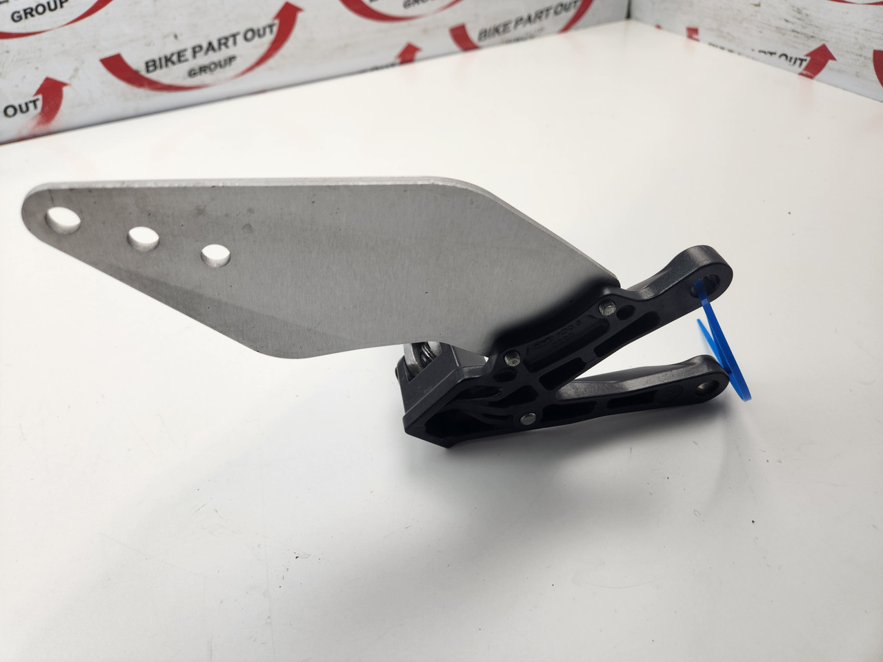 LH Foot Peg Bracket Mount Stay Kawasaki Ninja ZX10 ZX10R ZX1000 06