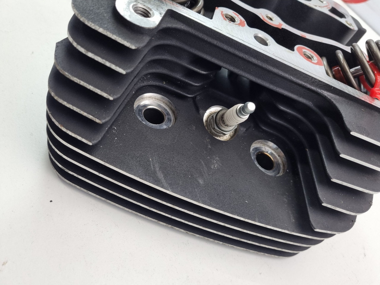 Rear cylinder head and valve softail dyna tourer 96ci 88ci 06-14
