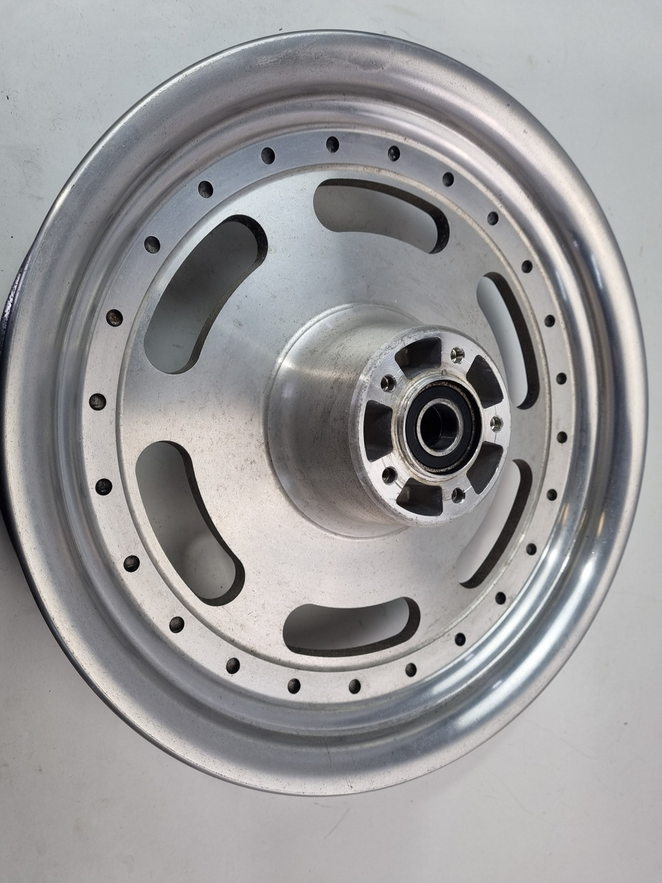 Front wheel Harley Davidson Dyna Fat Bob 16x3 1 in axle 43300172