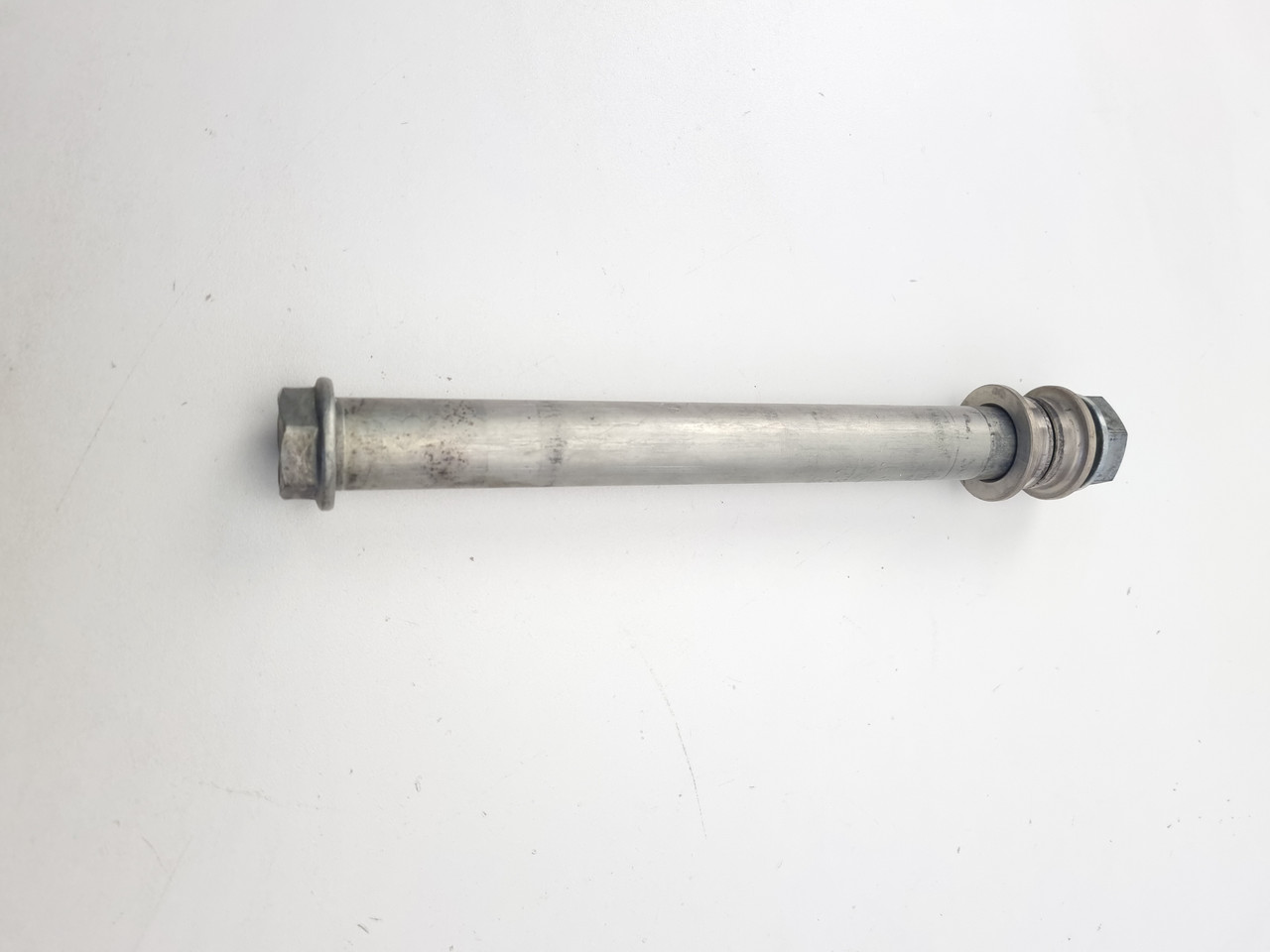 Front axle Kawasaki Ninja ZX10 ZX10R 06-07 41068-0041 - Bike Part Out