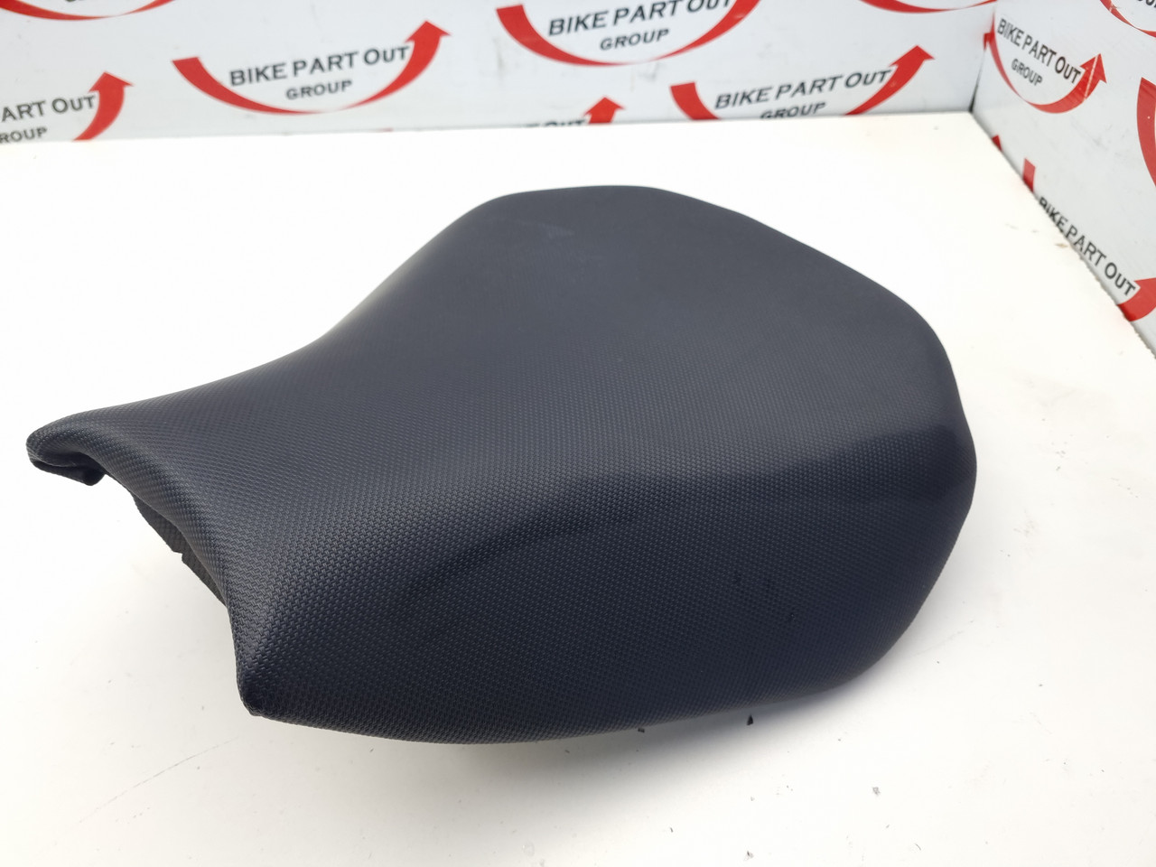 さか Seat Kawasaki Ninja ZX10 ZX10R 06-07 53066-0104-MA - Bike Part Out