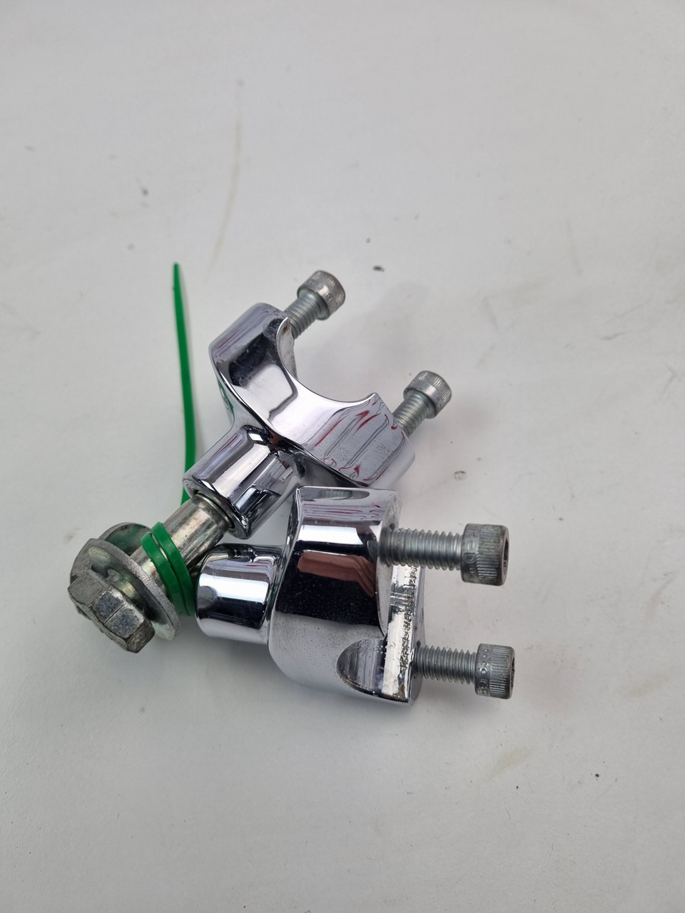 Lower bar clamps risers 2in 1 in dia Harley Davidson Sportster