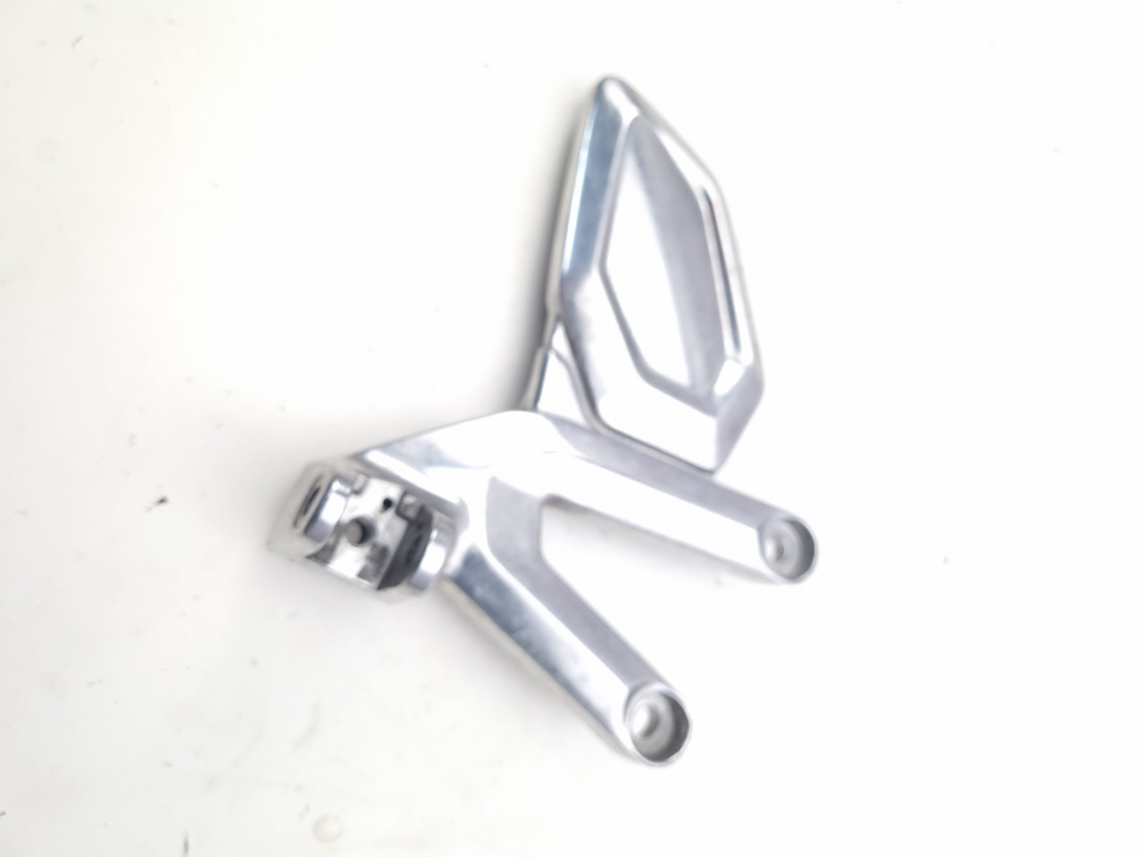 RH foot peg mount bracket Triumph Trident TR6 660 Bike Part Out