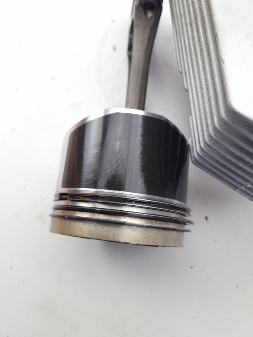 RH Cylinder barrel piston rod Moto Guzzi V7 750 Classic cafe racer