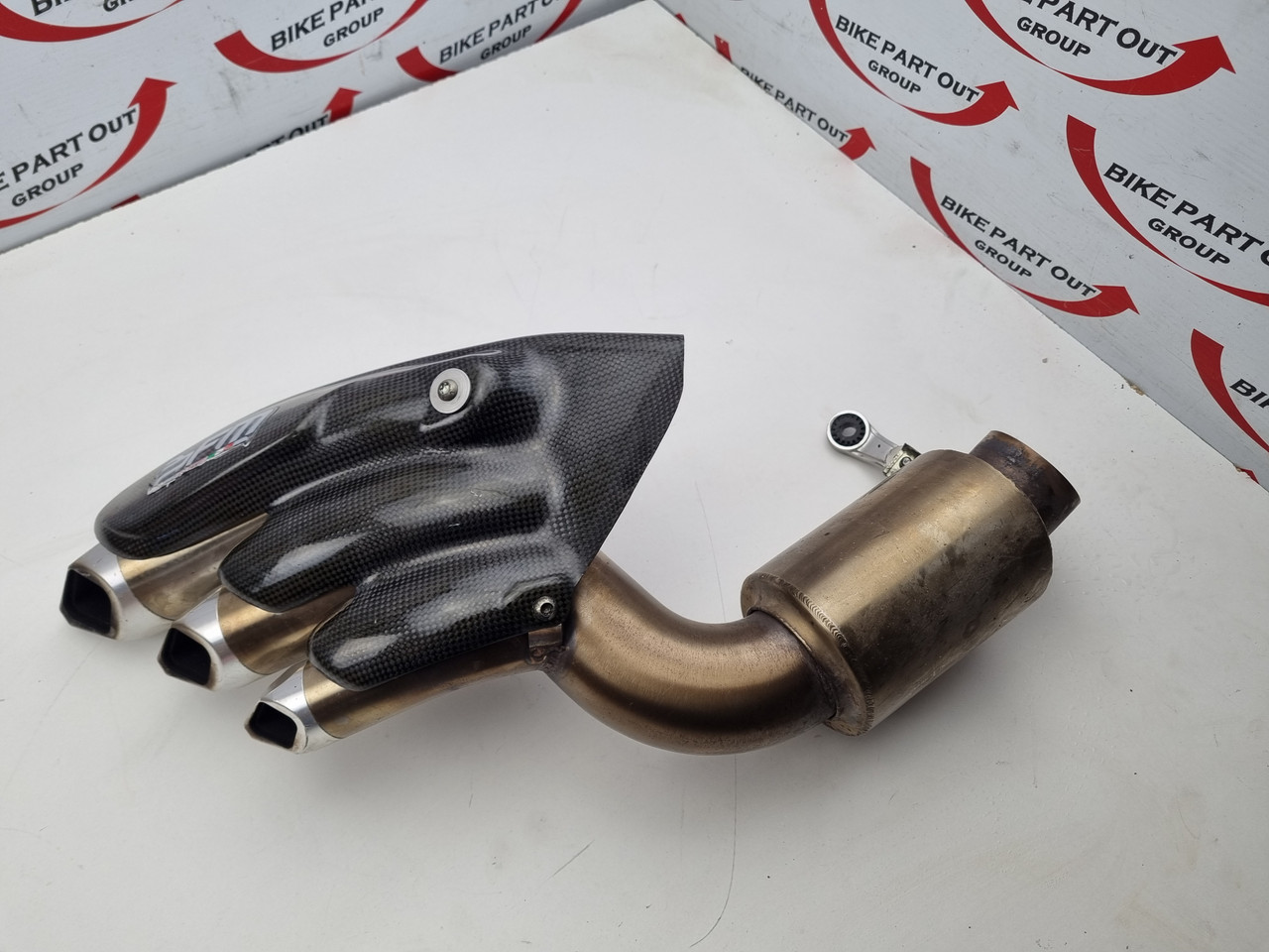 希少！　MV AGUSTA F3用本国仕様3本出しマフラー MVアグスタ】3気筒3本出しを継承！F3 675とF3 800が2017/9から