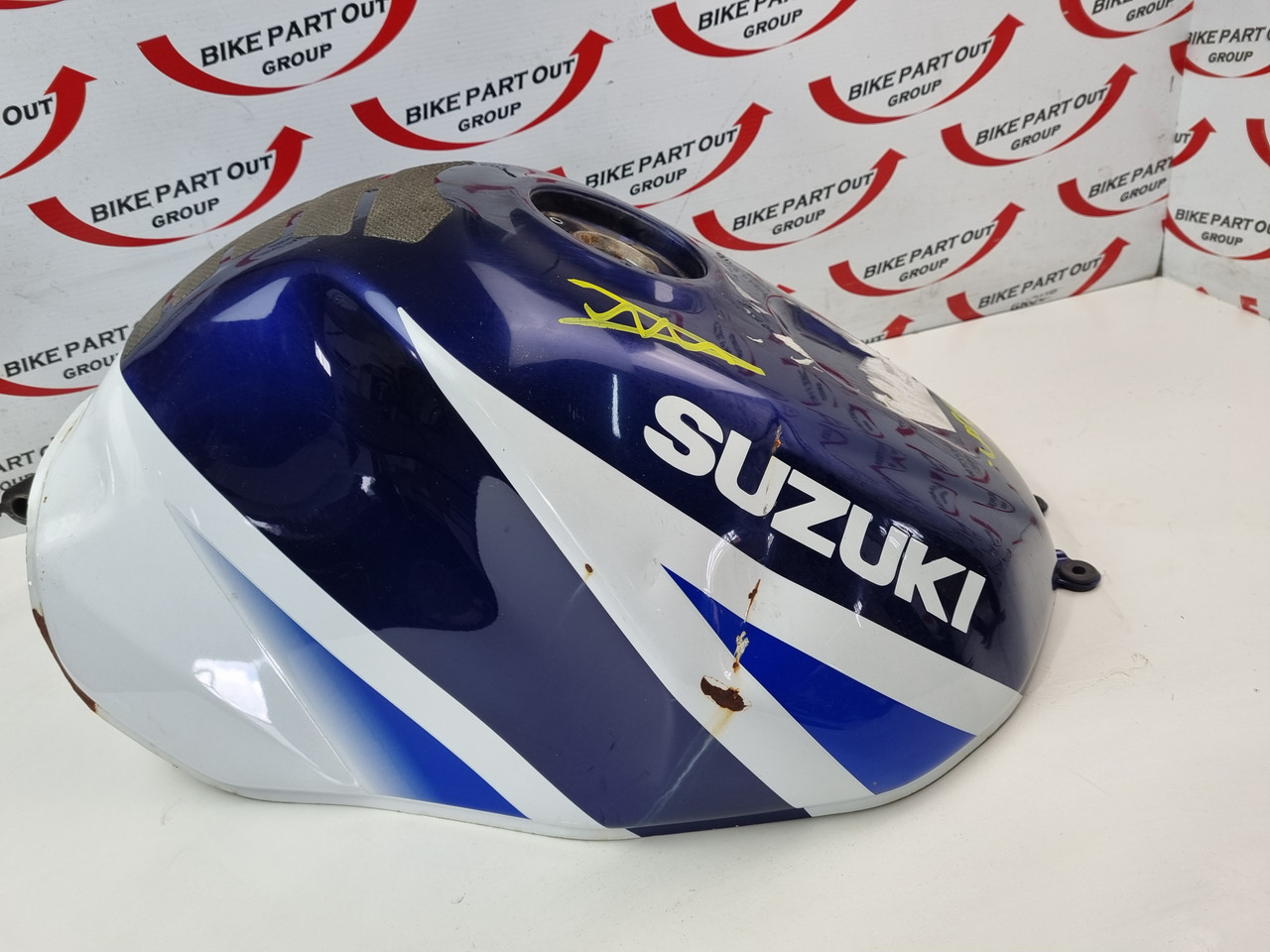 Fuel Petrol tank scratch/dent Suzuki GSXR1000 GSXR 1000 03-04
