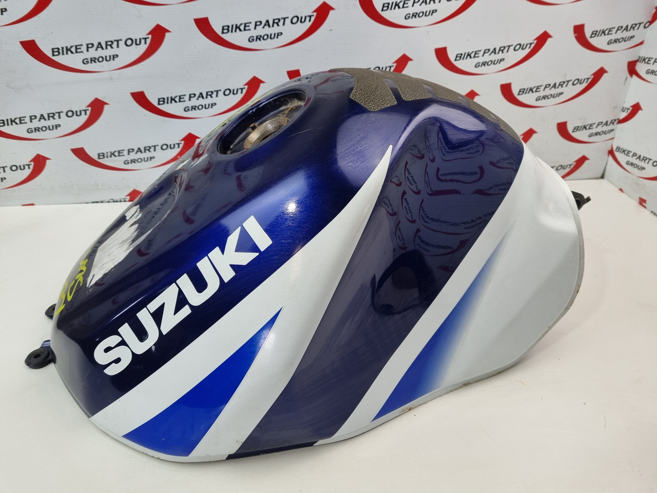 Fuel Petrol tank scratch/dent Suzuki GSXR1000 GSXR 1000 03-04
