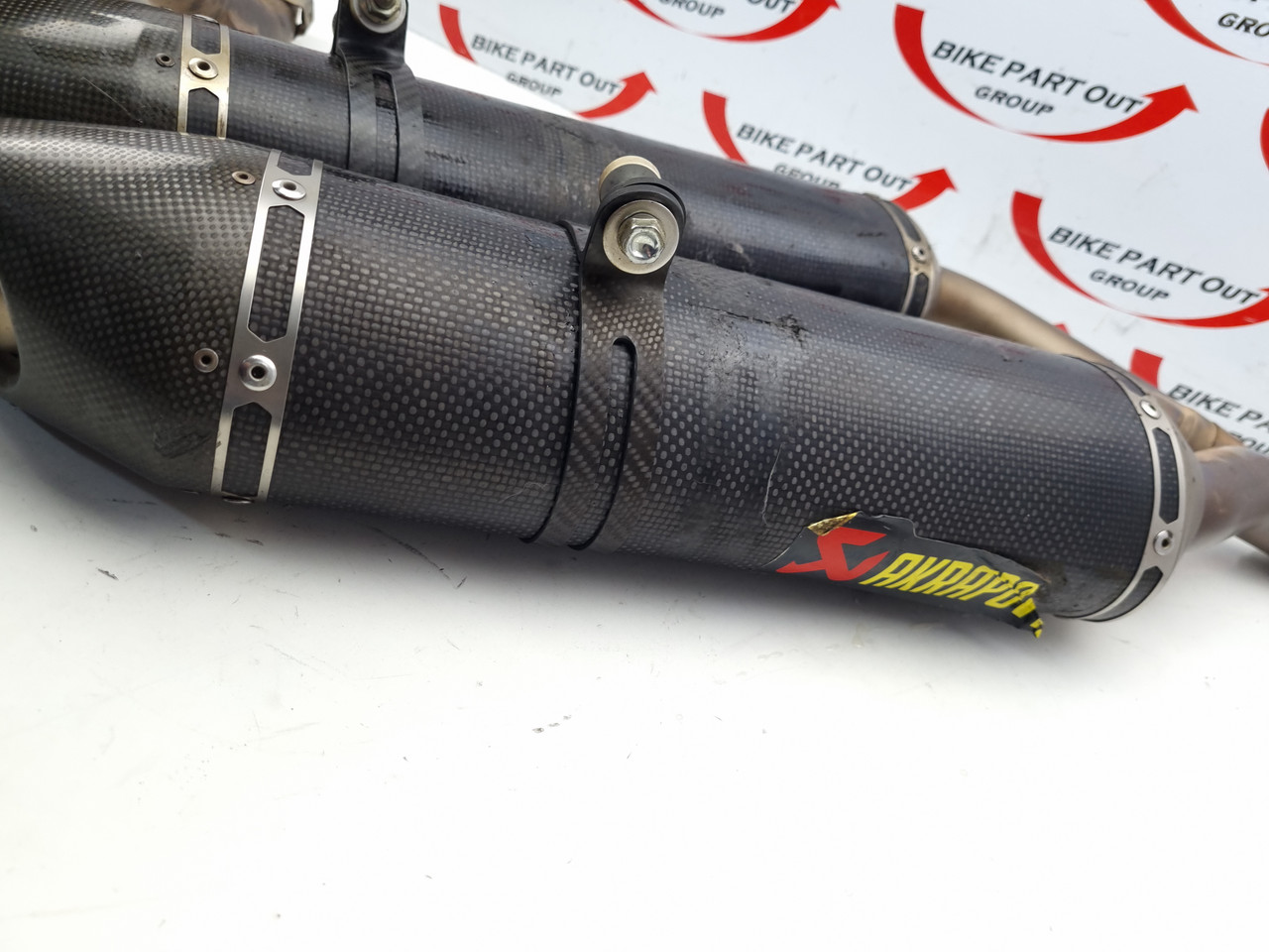 Exhaust Akrapovic Carbon Mufflers Yamaha YZF-R1 R1 07-08 - Bike Part Out