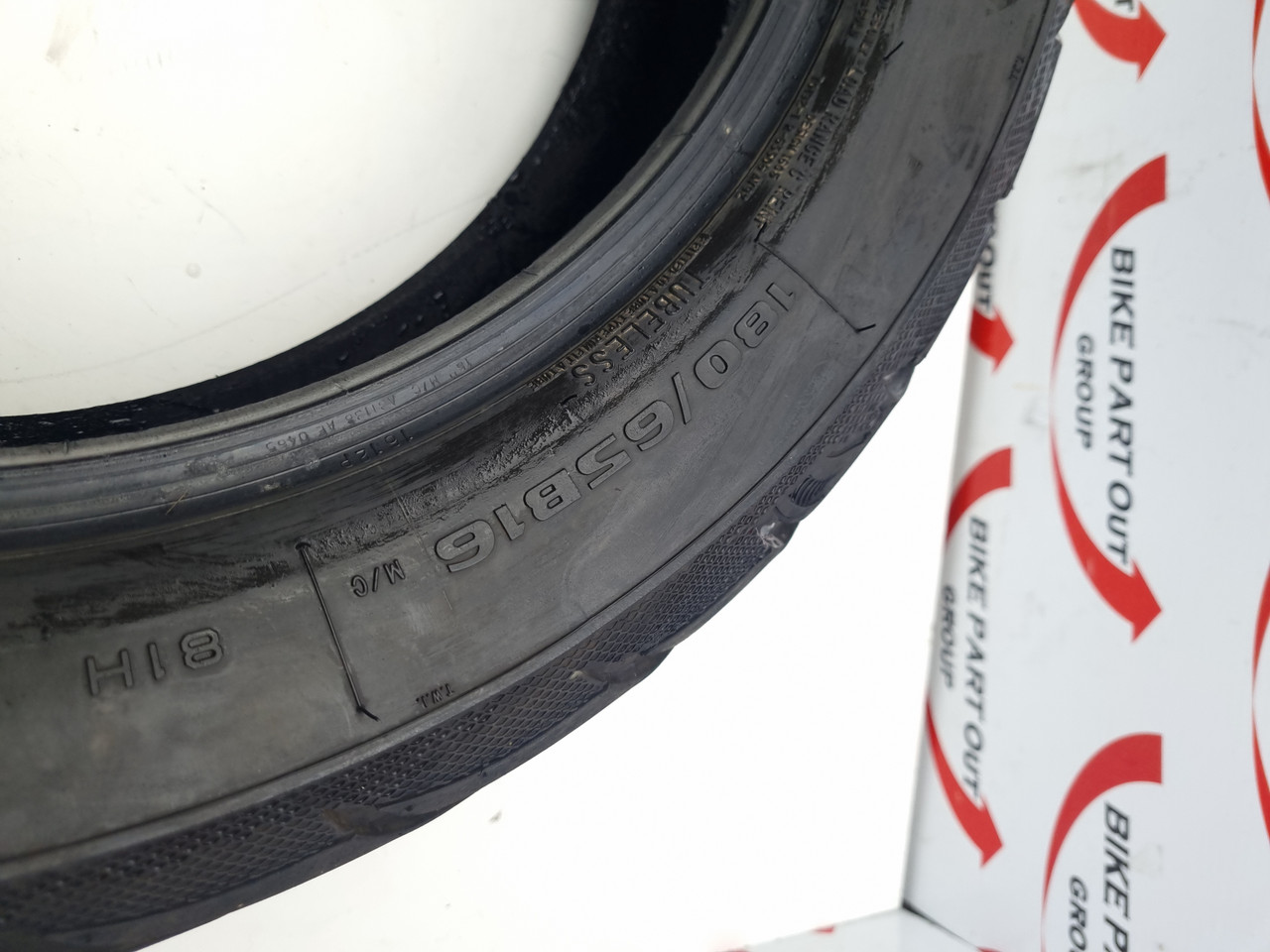 Harley-Davidson AVON Cobra Chrome Tire REAR AV92 180/65B16 81H