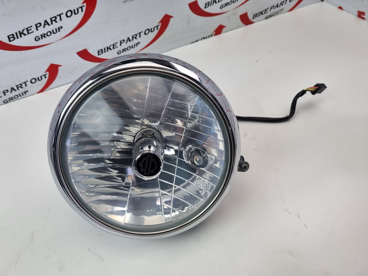 Headlight 7in Shell bucket Harley Davidson Softail Fatboy Heritage
