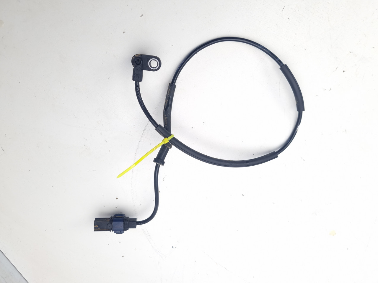 Front speed sensor Kawasaki Z900 ZR900 1718 211760833 Bike Part Out