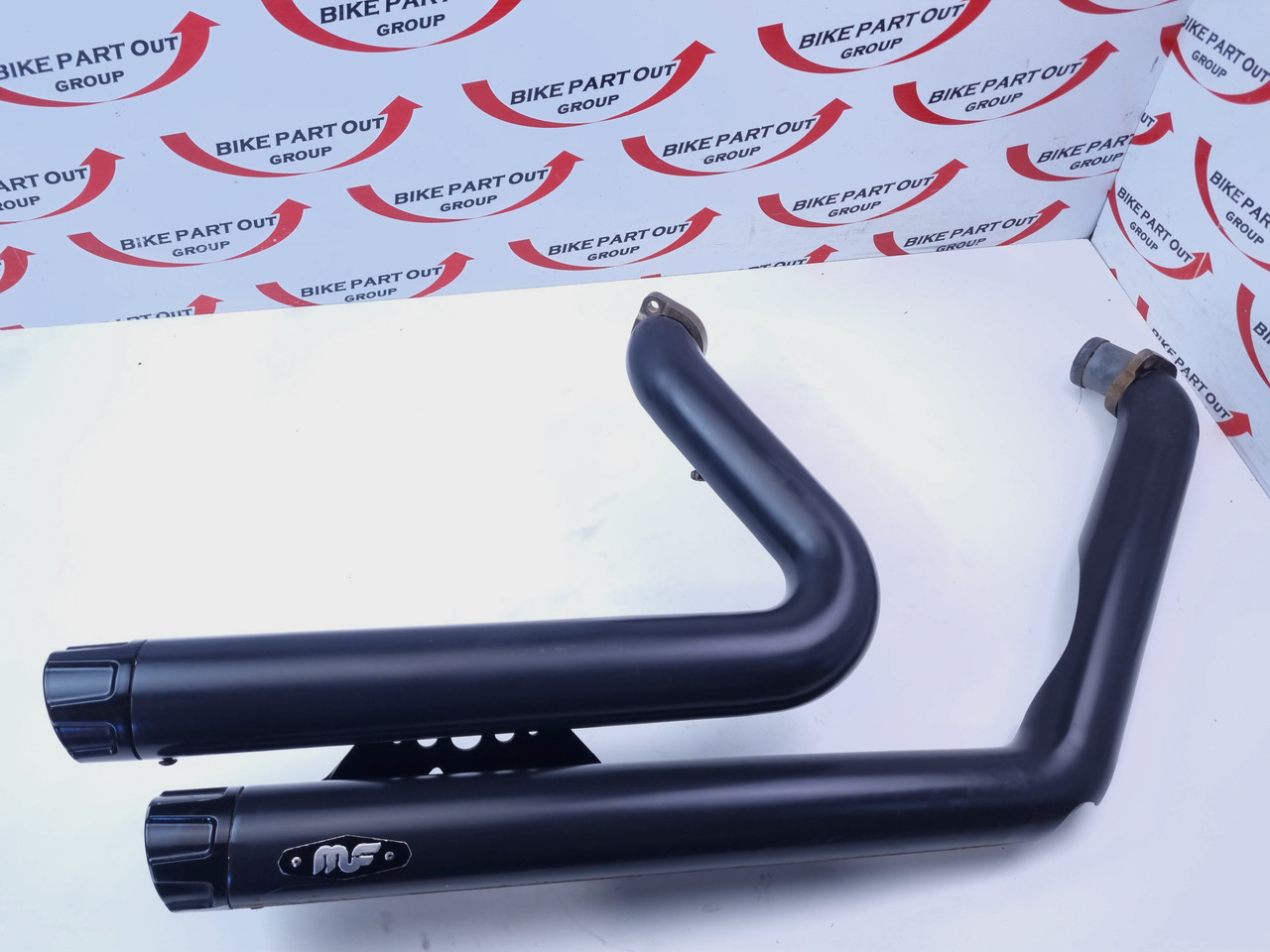 R Magnaflow Bandit 2 into 2 Exhaust system Harley Davidson
