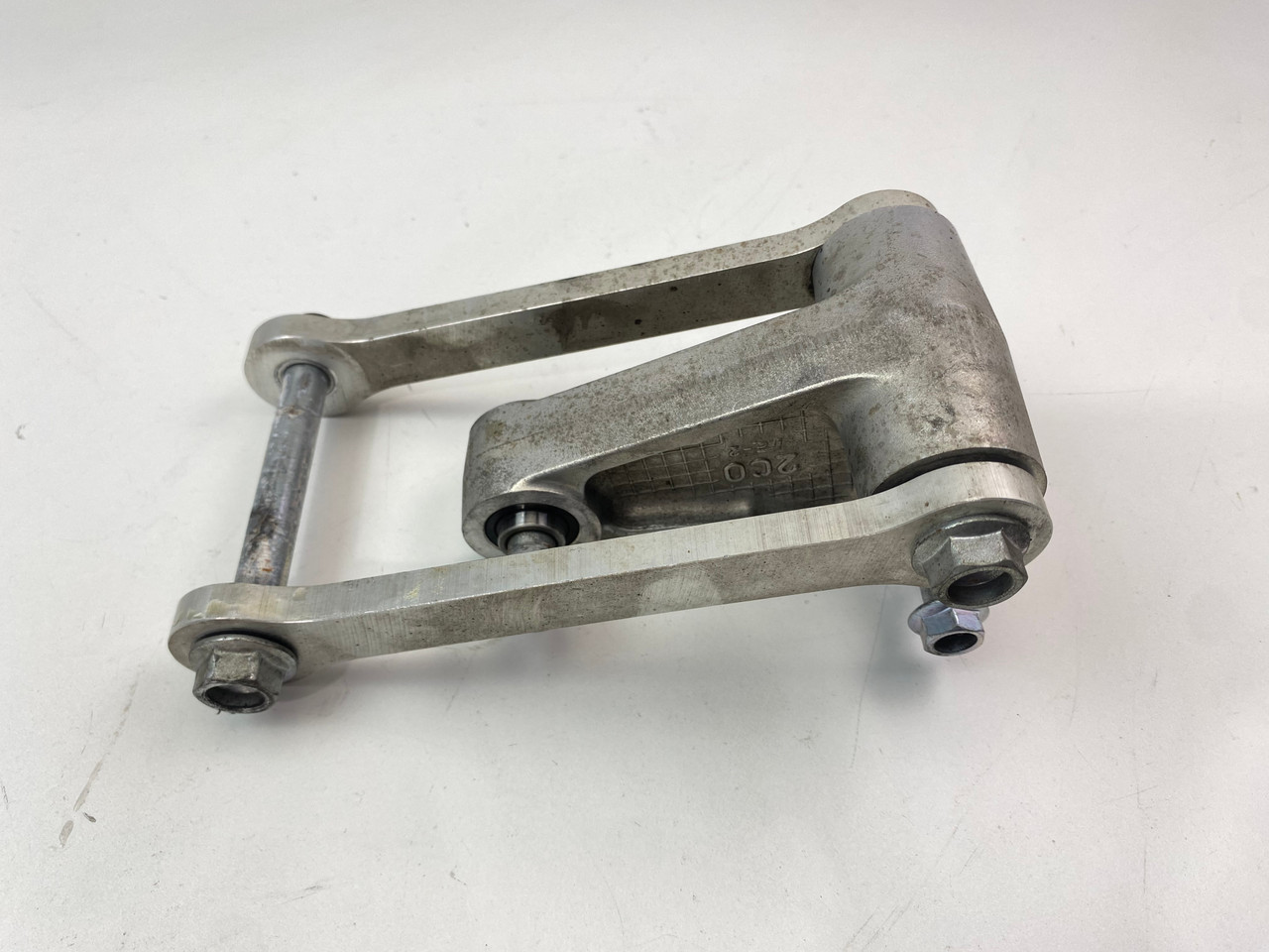 Rear linkage Yamaha YZF-R6 R6 08-19 2C0-2217A-00 - Bike Part Out