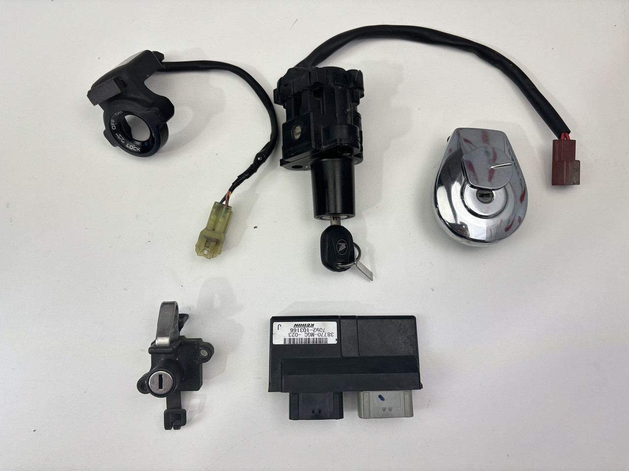 Coded CDI ECU lock key ignition set Immobiliser Honda CB1100 10-11 ...
