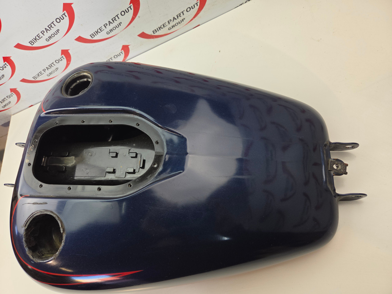 鈴木 Fuel Petrol tank damage Harley Davidson Dyna 10-17 61593-10 - Bike