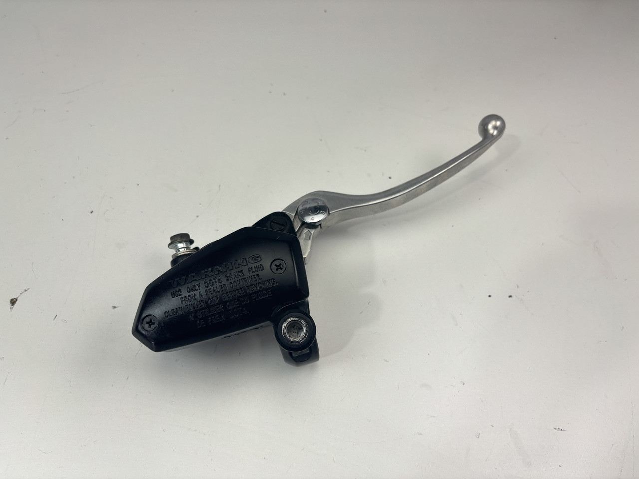 MB-126ＳＥＬメツキフエンダーアーチ前後一台分 Front brake master cylinder Kawasaki KLE650 KLE 650 Versys 15-23