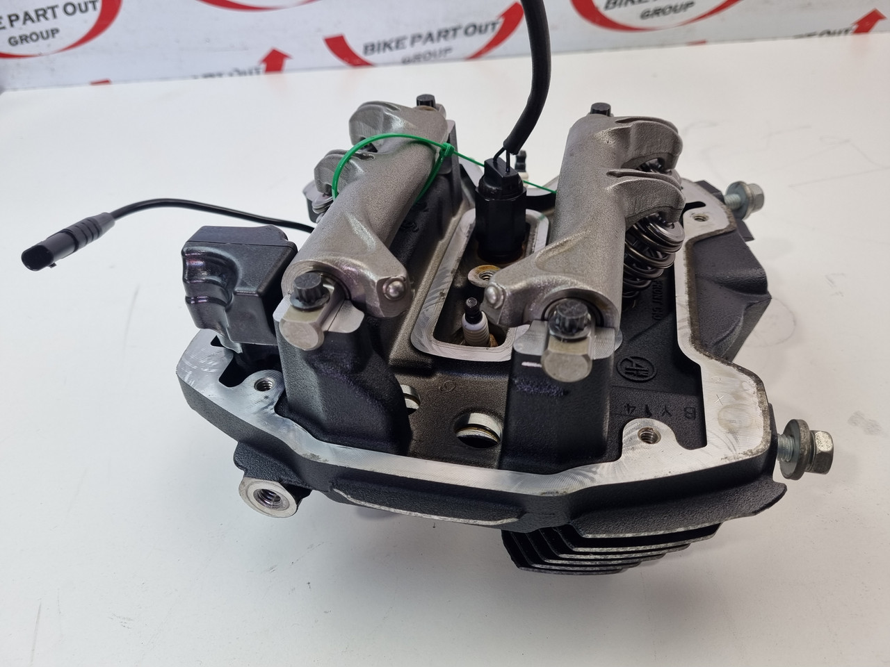 Front Cylinder Head Valves Harley Davidson M8 Softail 107