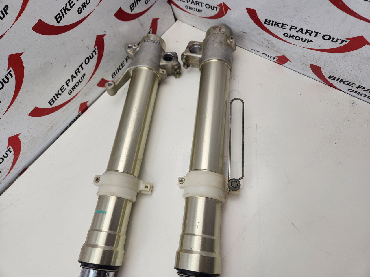 Forks Suzuki DRZ400 DRZ 400 E 51104-29F00 - Bike Part Out