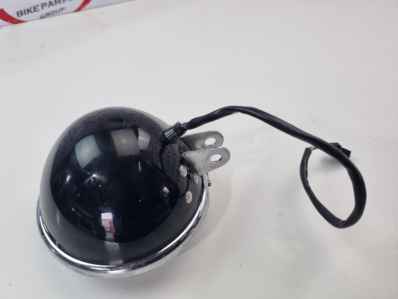 Headlight 5 3/4 in bucket bowl Harley Davidson Dyna 06-17 V Rod 06